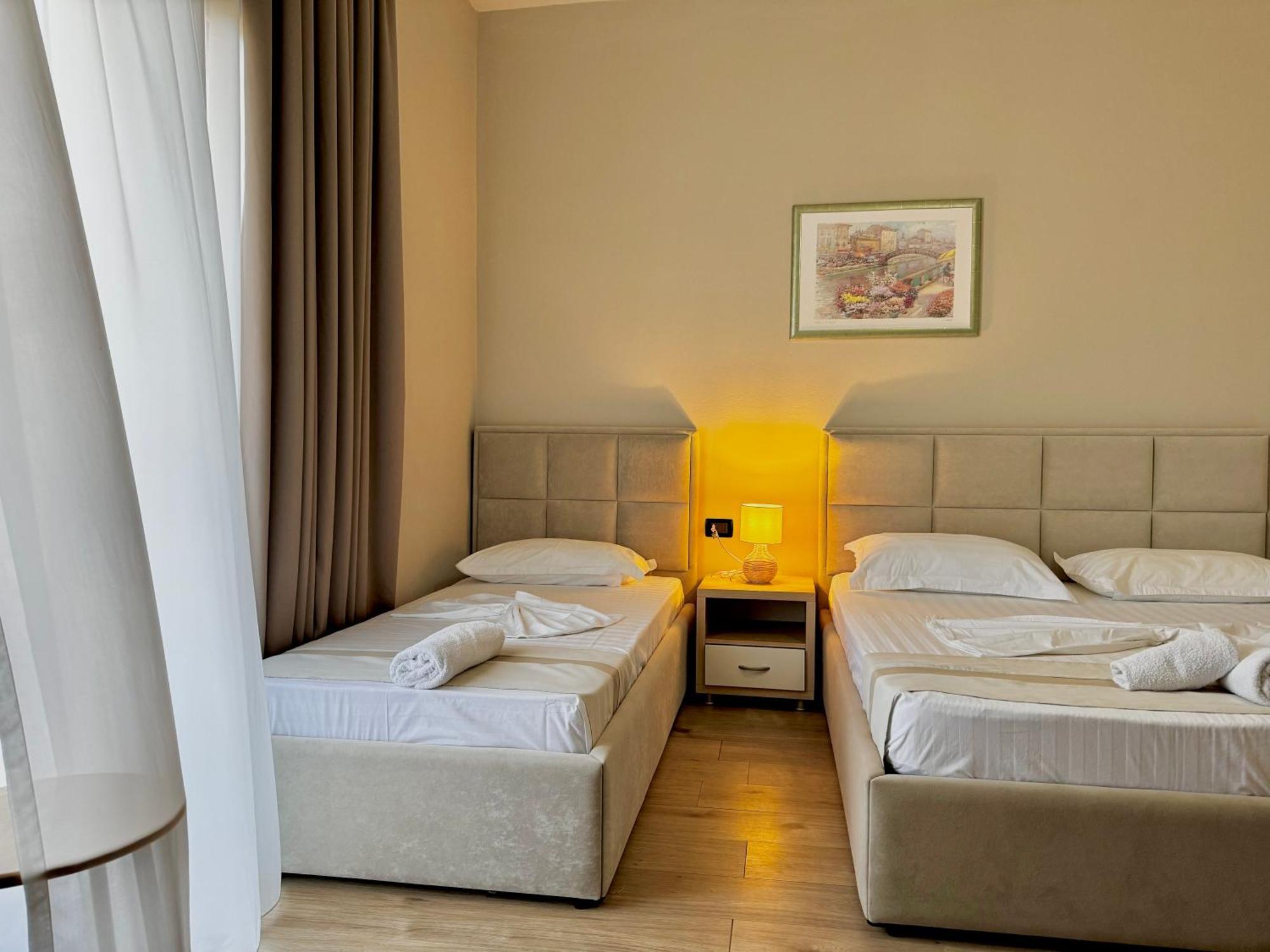 Hotel Denta Radhimë 外观 照片
