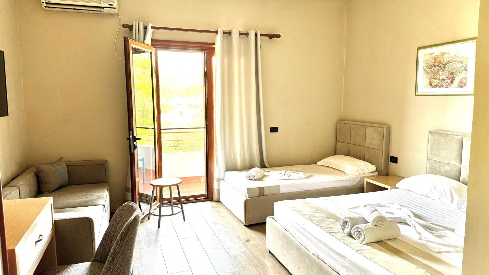 Hotel Denta Radhimë 外观 照片