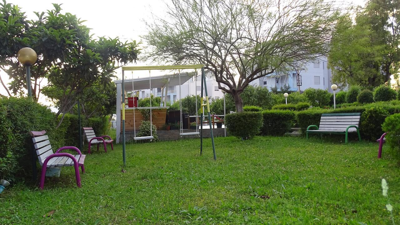 Hotel Denta Radhimë 外观 照片