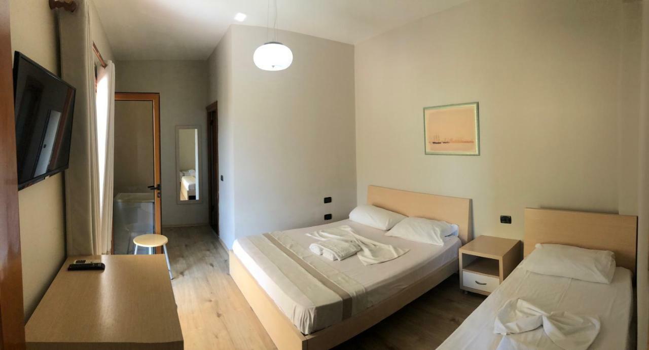 Hotel Denta Radhimë 外观 照片
