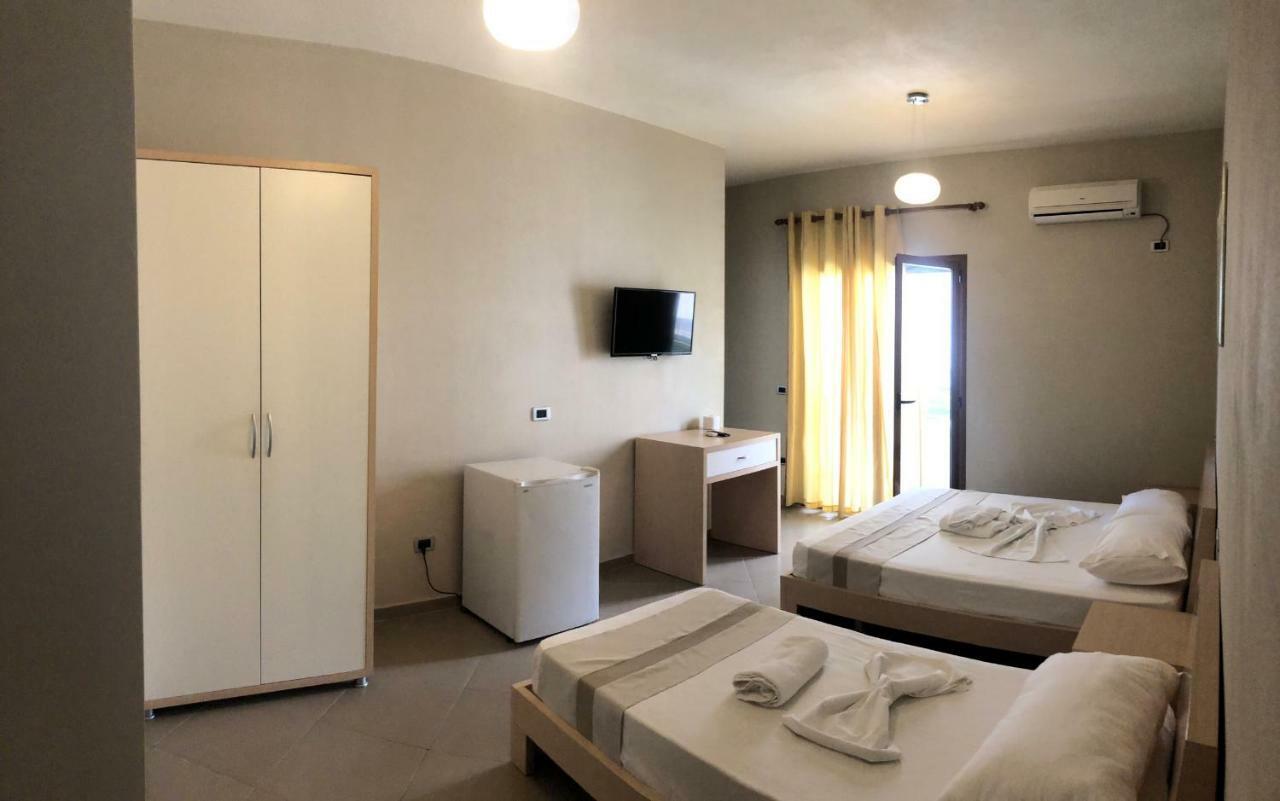Hotel Denta Radhimë 外观 照片