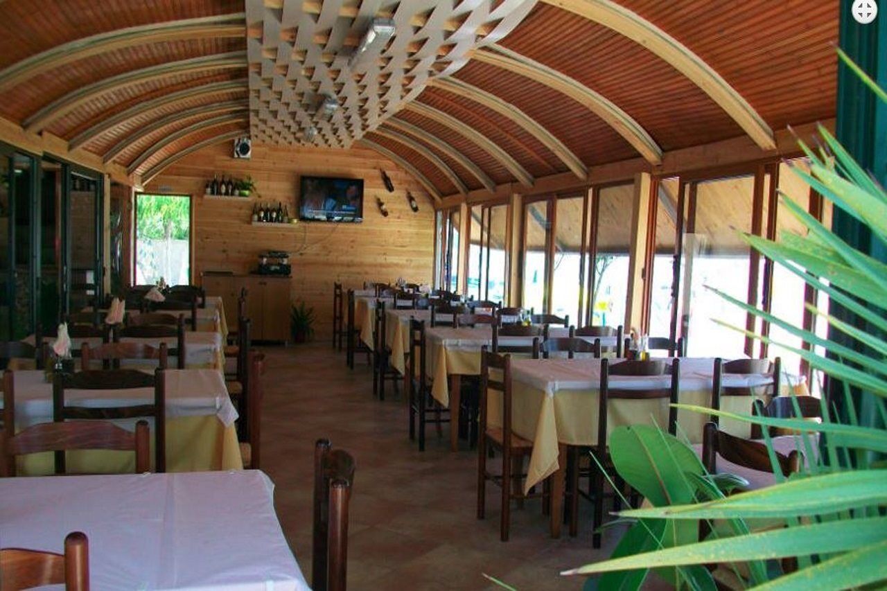 Hotel Denta Radhimë 外观 照片